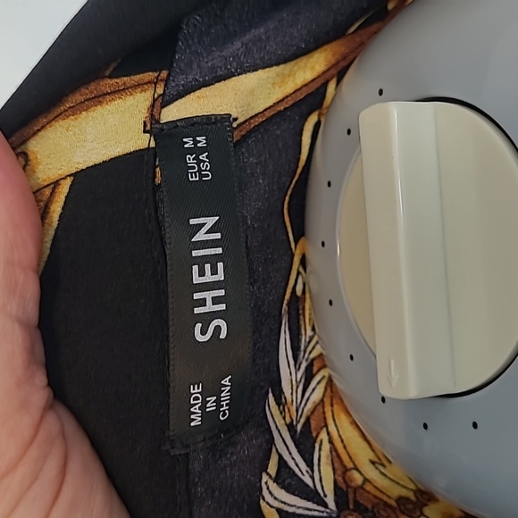 2 items for $25, Versace inspired printed blouse - Picture 6 of 6